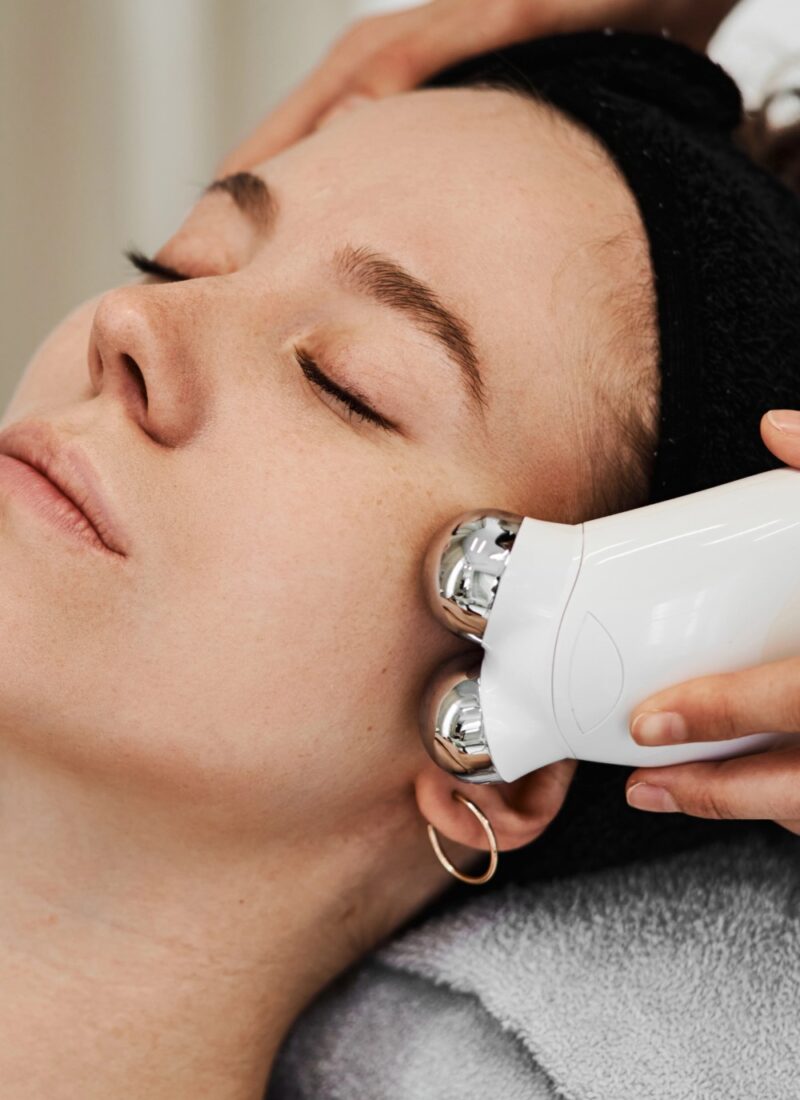 Microcurrent Facial Device Benefits (Is It a Must-Have?)